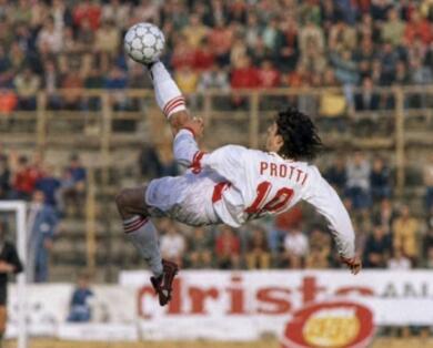 Igor Protti e i gol da manuale del calcio, le rovesciate mozzafiato con Atalanta e Fiorentina