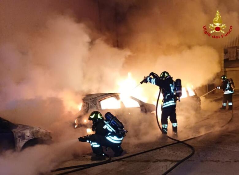 incendio auto giovinazzo