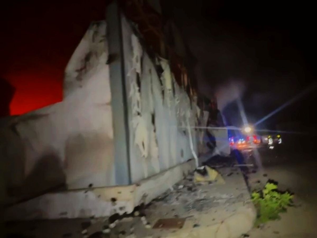 Notte di fuoco a Nardò, in fiamme un capannone nella zona industriale – FOTO Notte di fuoco a Nardò, in fiamme un capannone nella zona industriale – FOTO