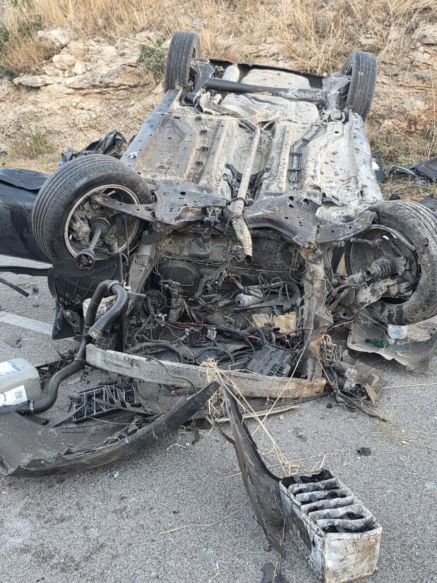 Auto fuori strada sulla statale nel Foggiano, tre morti: due uomini e una donna – FOTO