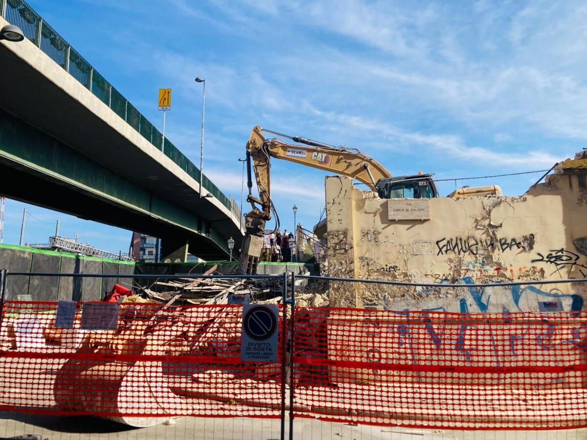 Bari, via alle demolizioni in via Fani: il nuovo Hub della stazione ridisegna Piazza Moro – FOTO
