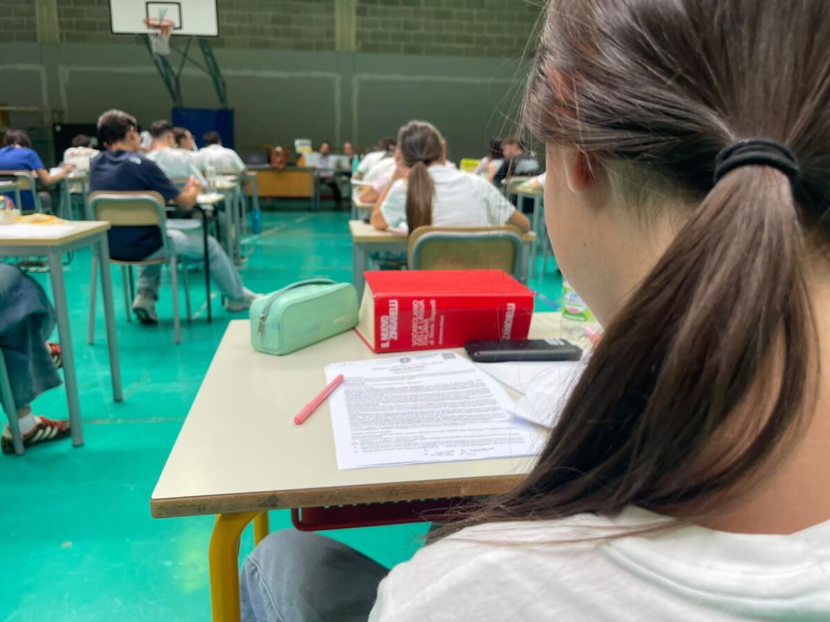 Maturità, via agli esami per oltre 527mila studenti: le tracce della prima prova – FOTO Maturità, via agli esami per oltre 527mila studenti: le tracce della prima prova – FOTO