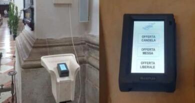 Basta monetine in chiesa: l’offerta della domenica diventa cashless