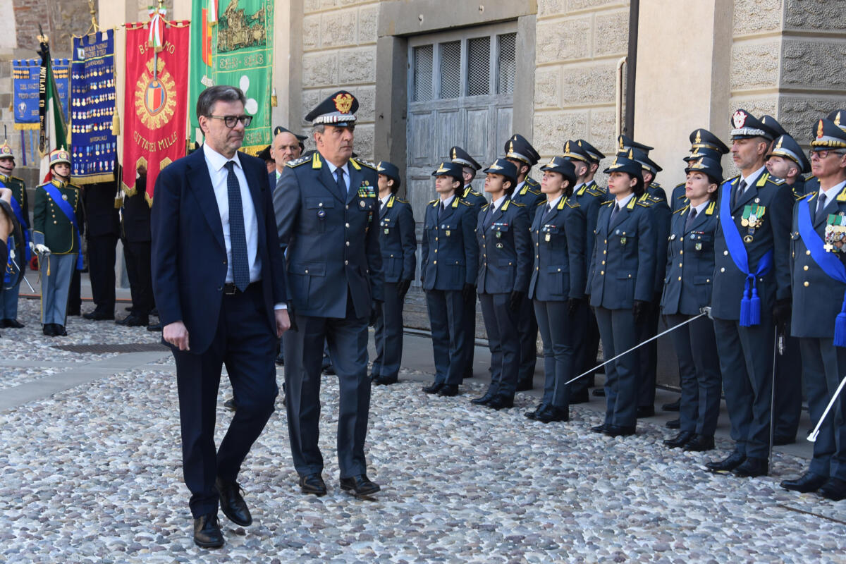 La premier Meloni a Foggia per il 252° anniversario delle Fiamme Oro La premier Meloni a Foggia per il 252° anniversario delle Fiamme Oro