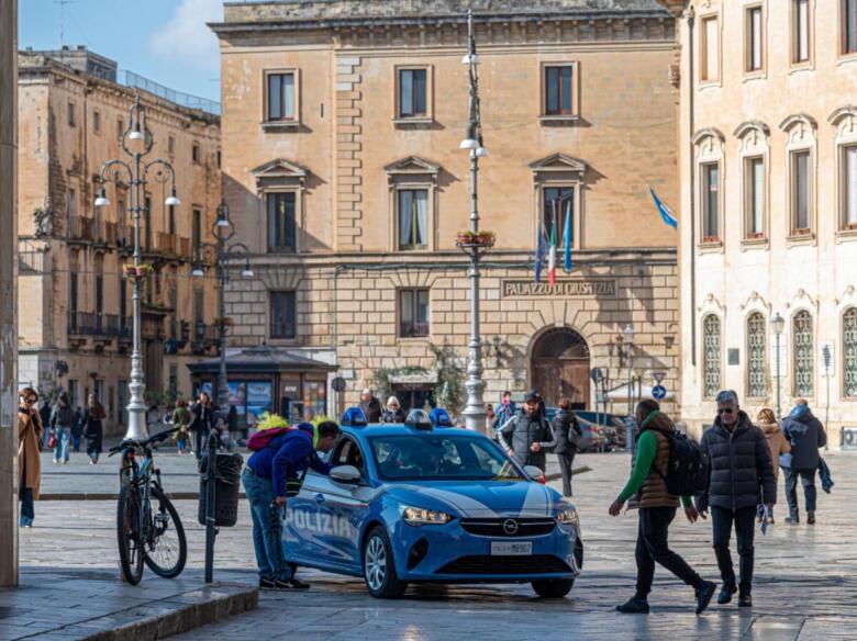 polizia lecce