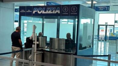 Brindisi, pronti a imbarcarsi su un volo per Dublino con passaporti falsi: tre arresti