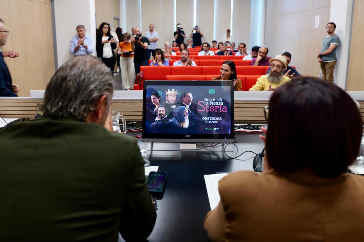 “Non è più la stessa storia”, testimonial d’eccezione per la raccolta differenziata nel Barese – VIDEO “Non è più la stessa storia”, testimonial d’eccezione per la raccolta differenziata nel Barese – VIDEO