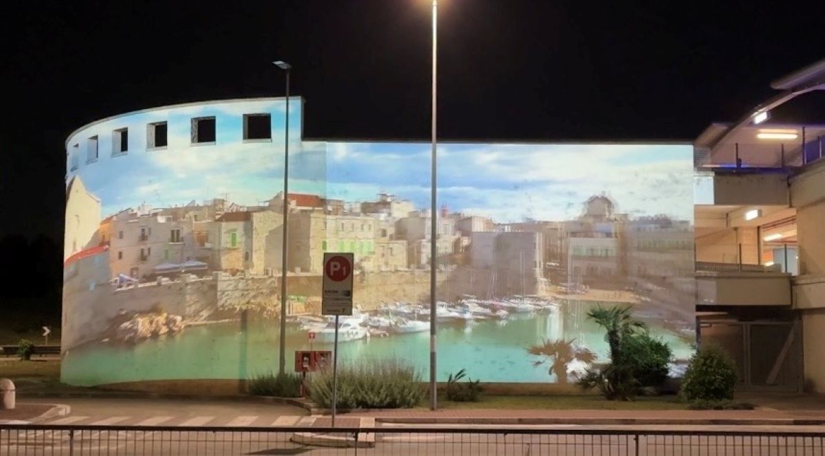 Bari, in aeroporto arriva il Puglia Wall: una “finestra aperta” per presentare il territorio – VIDEO