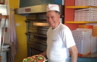 Reggio Emilia, titolare di una pizzeria ucciso a coltellate: il cliente pretendeva una pizza gratis