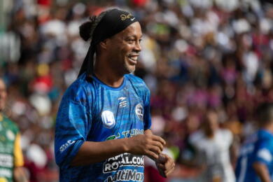 A 49 anni Ronaldinho torna a giocare tra i professionisti col Ravenna in Serie C