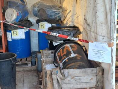 Monopoli, rifiuti pericolosi e scarichi illeciti: sequestrata un’azienda, denunciato il titolare