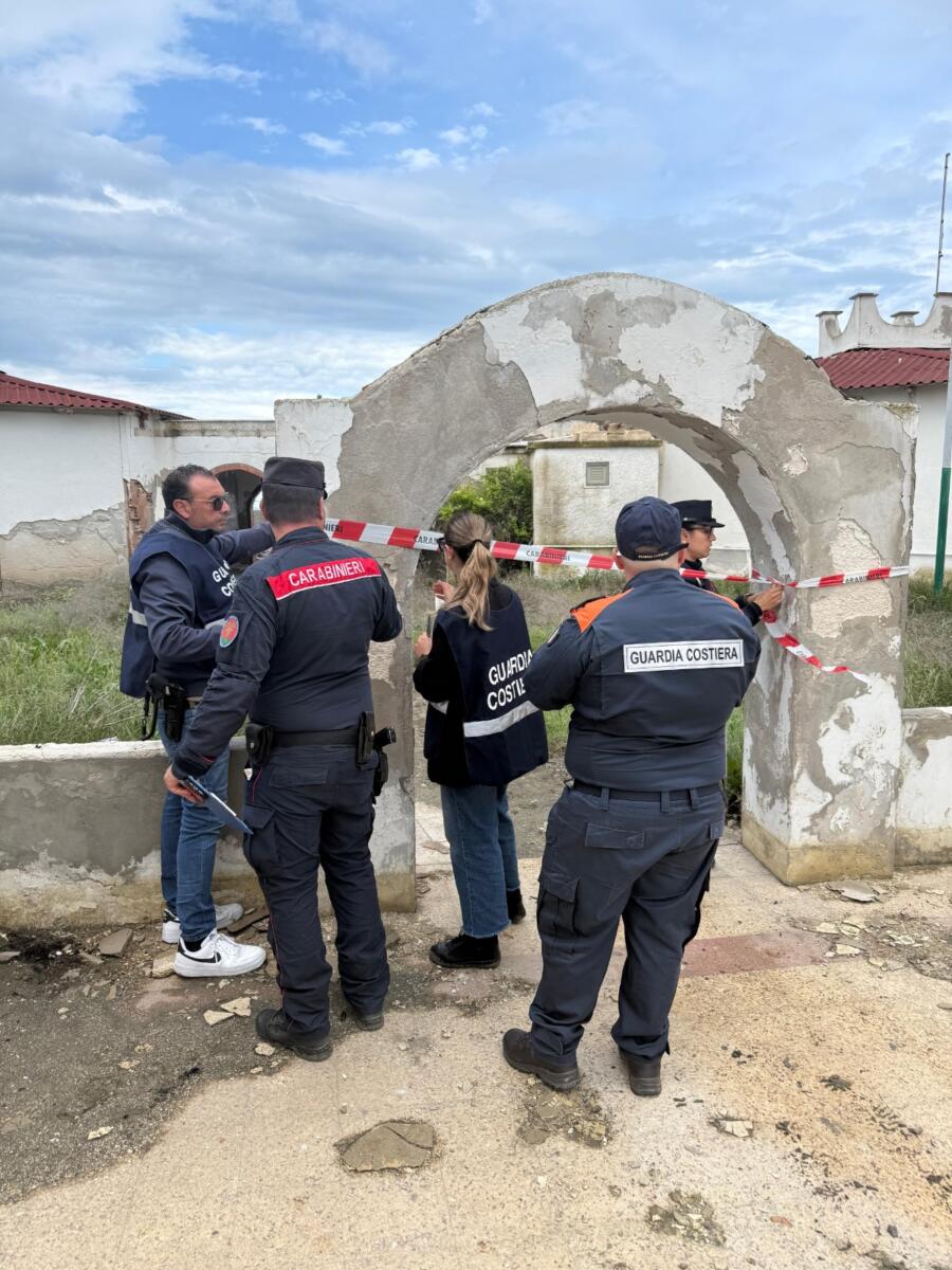 Zapponeta, stabilimento balneare abbandonato trasformato in discarica: sequestrata l’area – FOTO e VIDEO