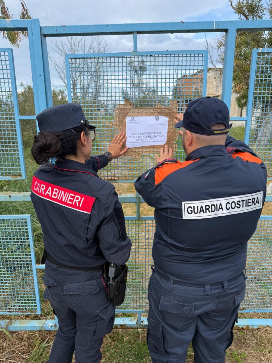 Zapponeta, stabilimento balneare abbandonato trasformato in discarica: sequestrata l’area – FOTO e VIDEO