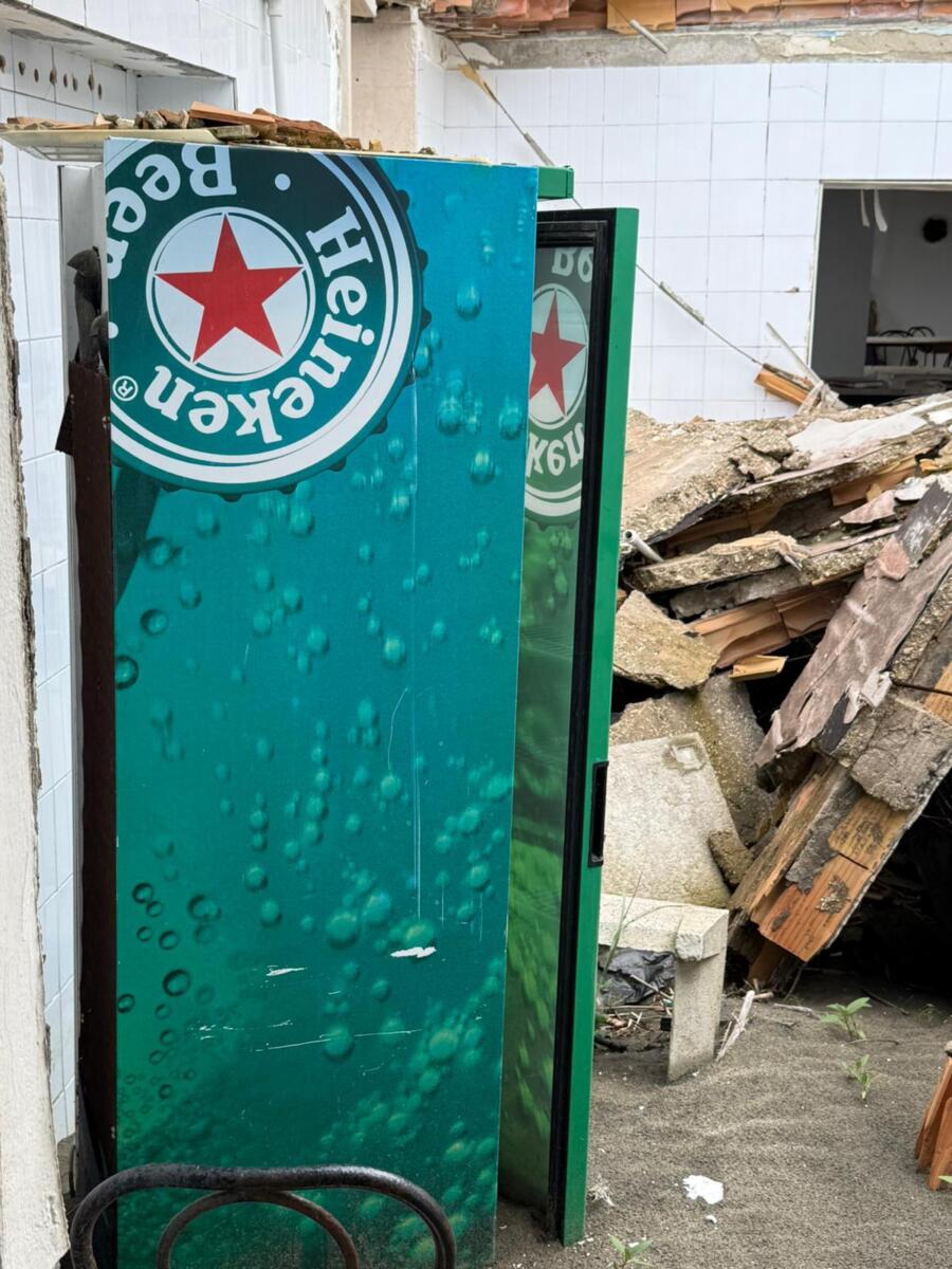 Zapponeta, stabilimento balneare abbandonato trasformato in discarica: sequestrata l’area – FOTO e VIDEO