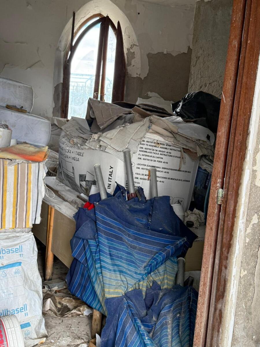 Zapponeta, stabilimento balneare abbandonato trasformato in discarica: sequestrata l’area – FOTO e VIDEO