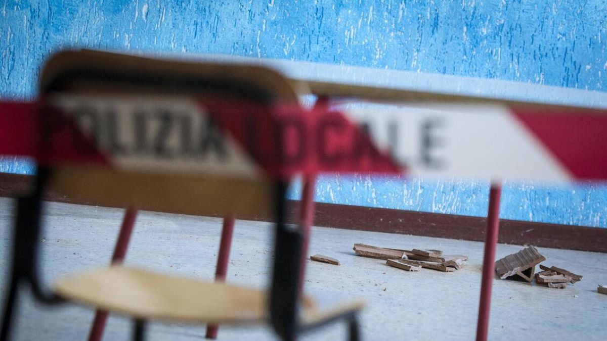 Scuola, un piano da 360 milioni di euro per sicurezza e antincendio: intesa tra Governo e Mim Scuola, un piano da 360 milioni di euro per sicurezza e antincendio: intesa tra Governo e Mim
