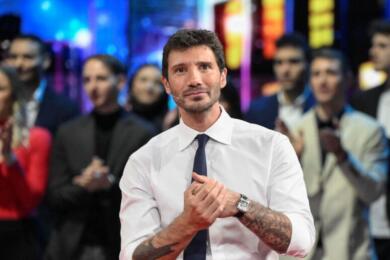 Festival di Sanremo 2027, Stefano De Martino svela le date: sarà dal 16 al 20 febbraio – VIDEO