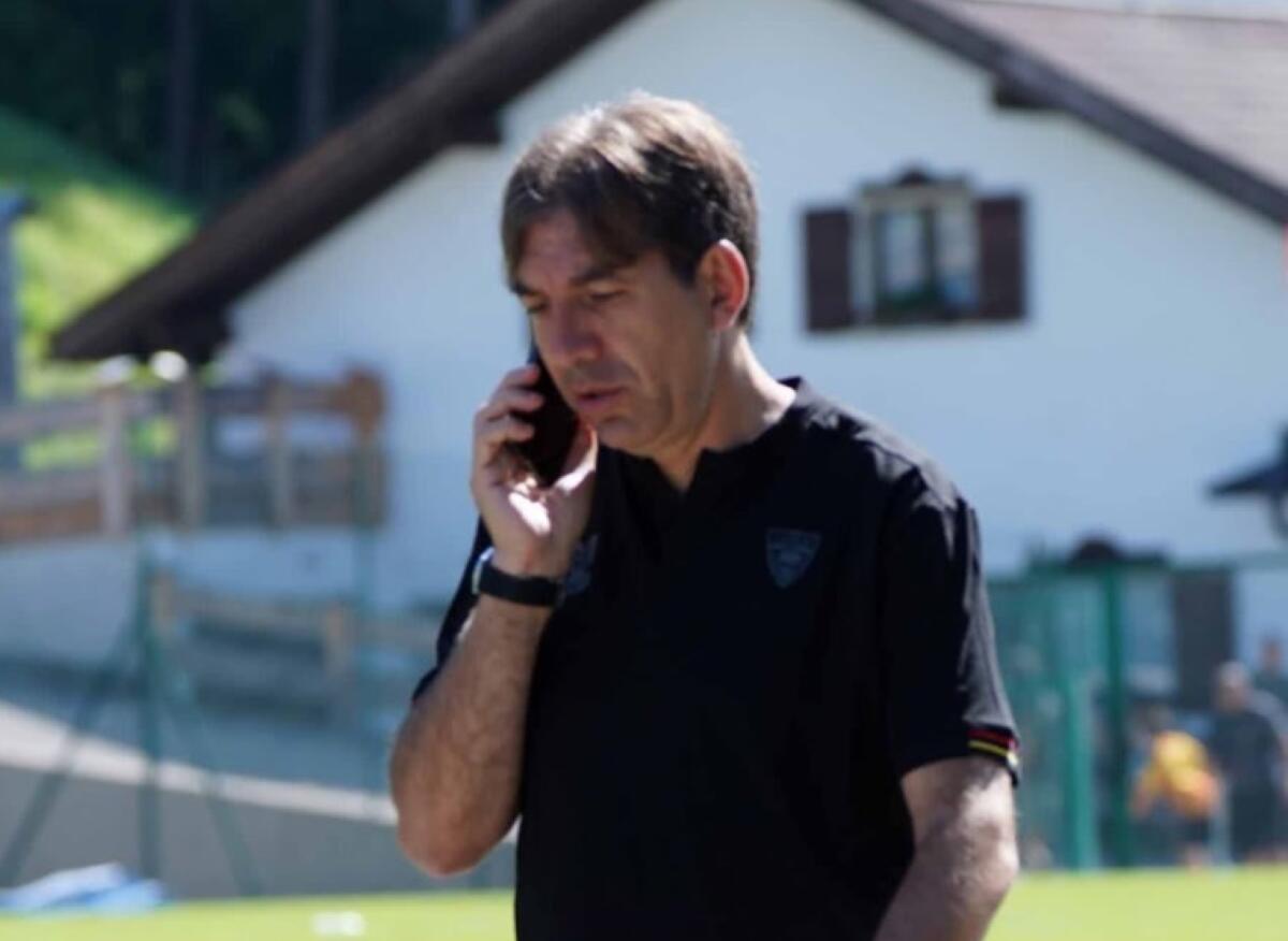 Lecce, avanti con Stefano Trinchera: prolungato il contratto del ds fino al 2029 Lecce, avanti con Stefano Trinchera: prolungato il contratto del ds fino al 2029