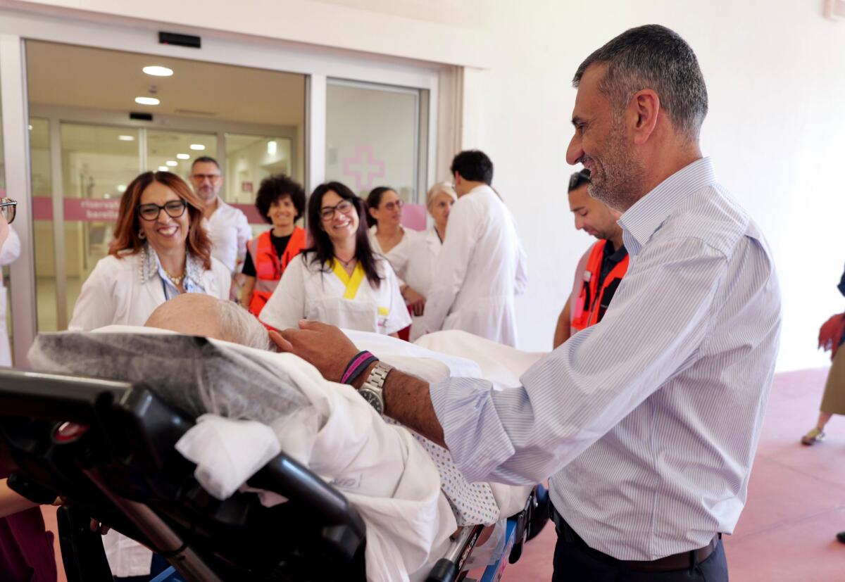Nuovo ospedale Monopoli-Fasano, 25 i pazienti trasferiti: tra loro ci sono tre neonati – FOTO Nuovo ospedale Monopoli-Fasano, 25 i pazienti trasferiti: tra loro ci sono tre neonati – FOTO