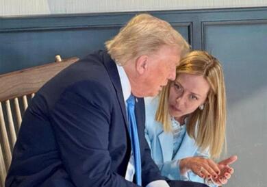 Trump-Meloni, secondo round. Il tycoon: «Cerca la mia amicizia per rilanciarsi». La premier: «La mia popolarità non ti riguarda»