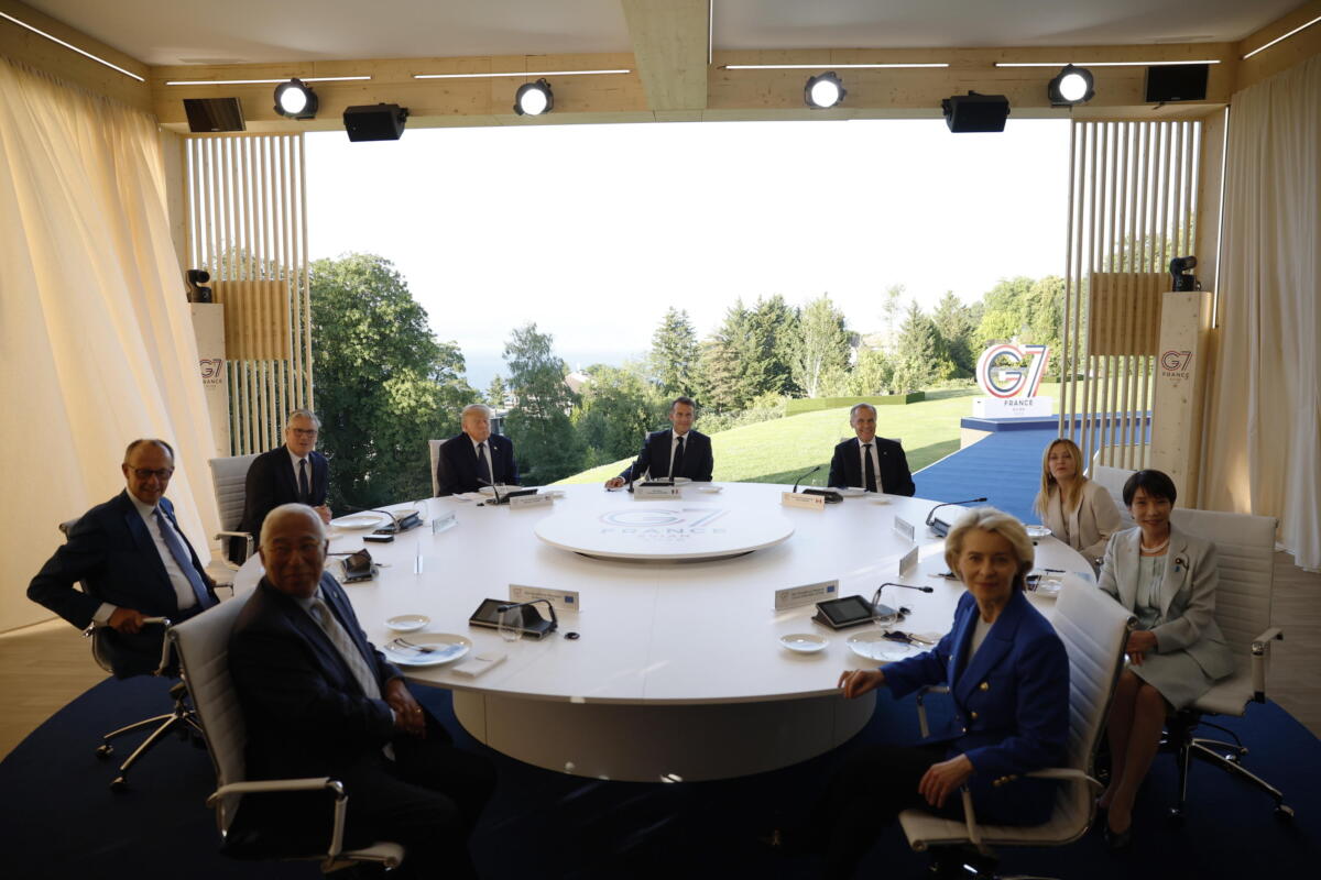G7 a Evian, dialogo Meloni-Trump dopo i lavori sul Medio Oriente G7 a Evian, dialogo Meloni-Trump dopo i lavori sul Medio Oriente
