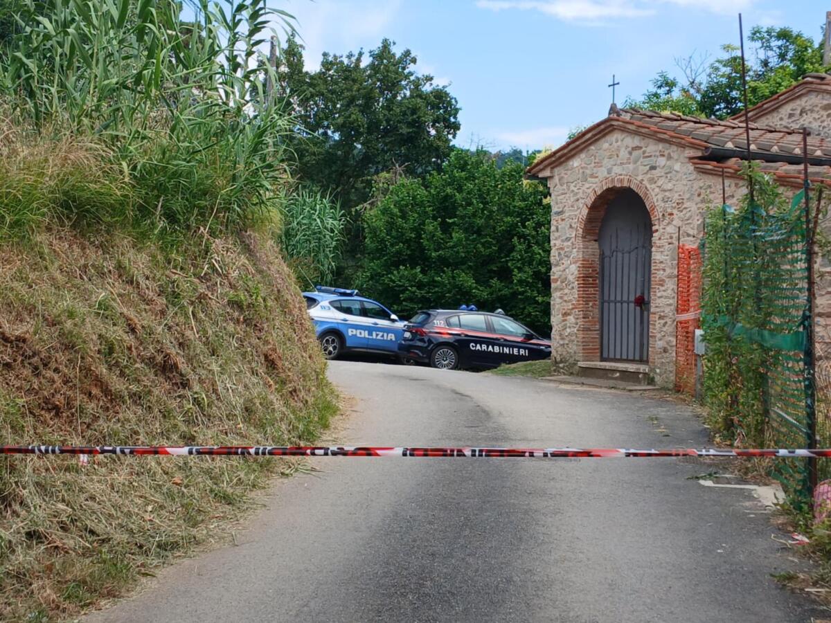 Strage familiare a Camaiore, uccide moglie e figlio a fucilate: «Mi sono liberato di loro» Strage familiare a Camaiore, uccide moglie e figlio a fucilate: «Mi sono liberato di loro»