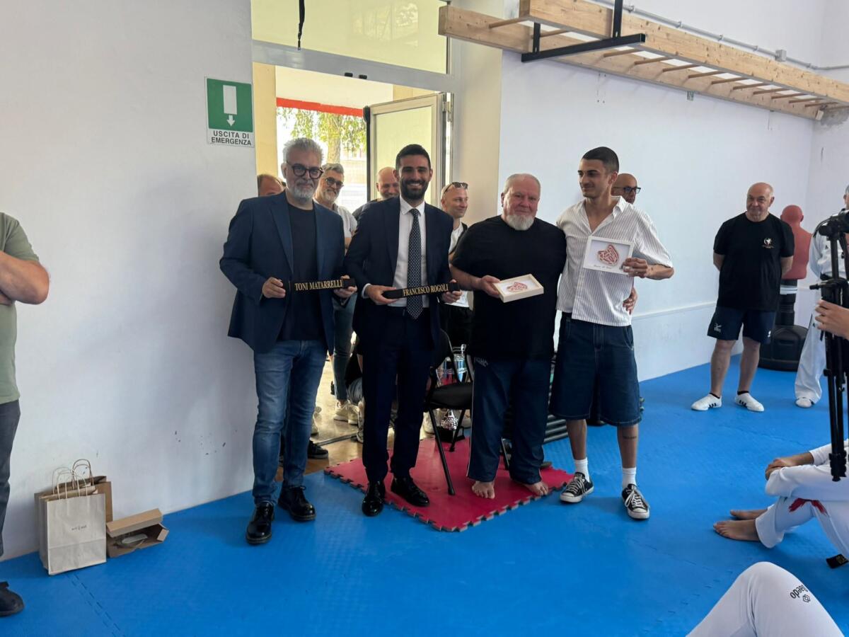 Mesagne abbraccia il suo campione: Vito Dell’Aquila festeggia l’oro del Grand Prix “a casa” Mesagne abbraccia il suo campione: Vito Dell’Aquila festeggia l’oro del Grand Prix “a casa”