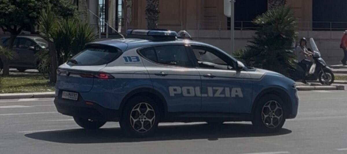 Bari, ragazzo aggredito e ferito con cocci di bottiglia: arrestato un 20enne Bari, ragazzo aggredito e ferito con cocci di bottiglia: arrestato un 20enne