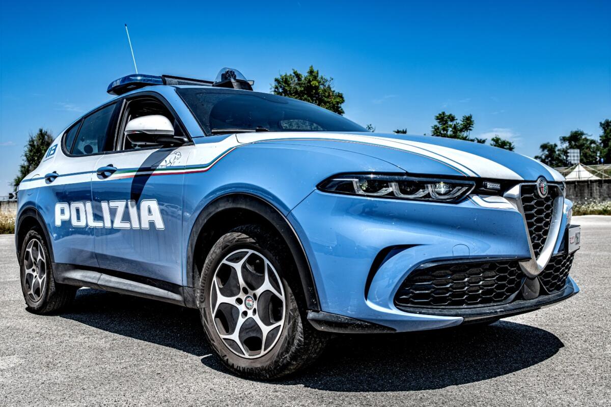 Lecce, aggredisce la madre che gli impedisce di uscire di casa: arrestato un 15enne Lecce, aggredisce la madre che gli impedisce di uscire di casa: arrestato un 15enne