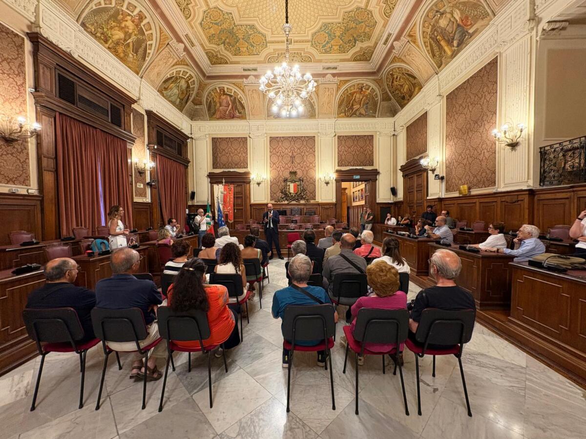 Dalle storiche occupazioni del “Socrate” alla cittadinanza attiva: nasce l’associazione “Comici Spaventati Guerrieri” Dalle storiche occupazioni del “Socrate” alla cittadinanza attiva: nasce l’associazione “Comici Spaventati Guerrieri”