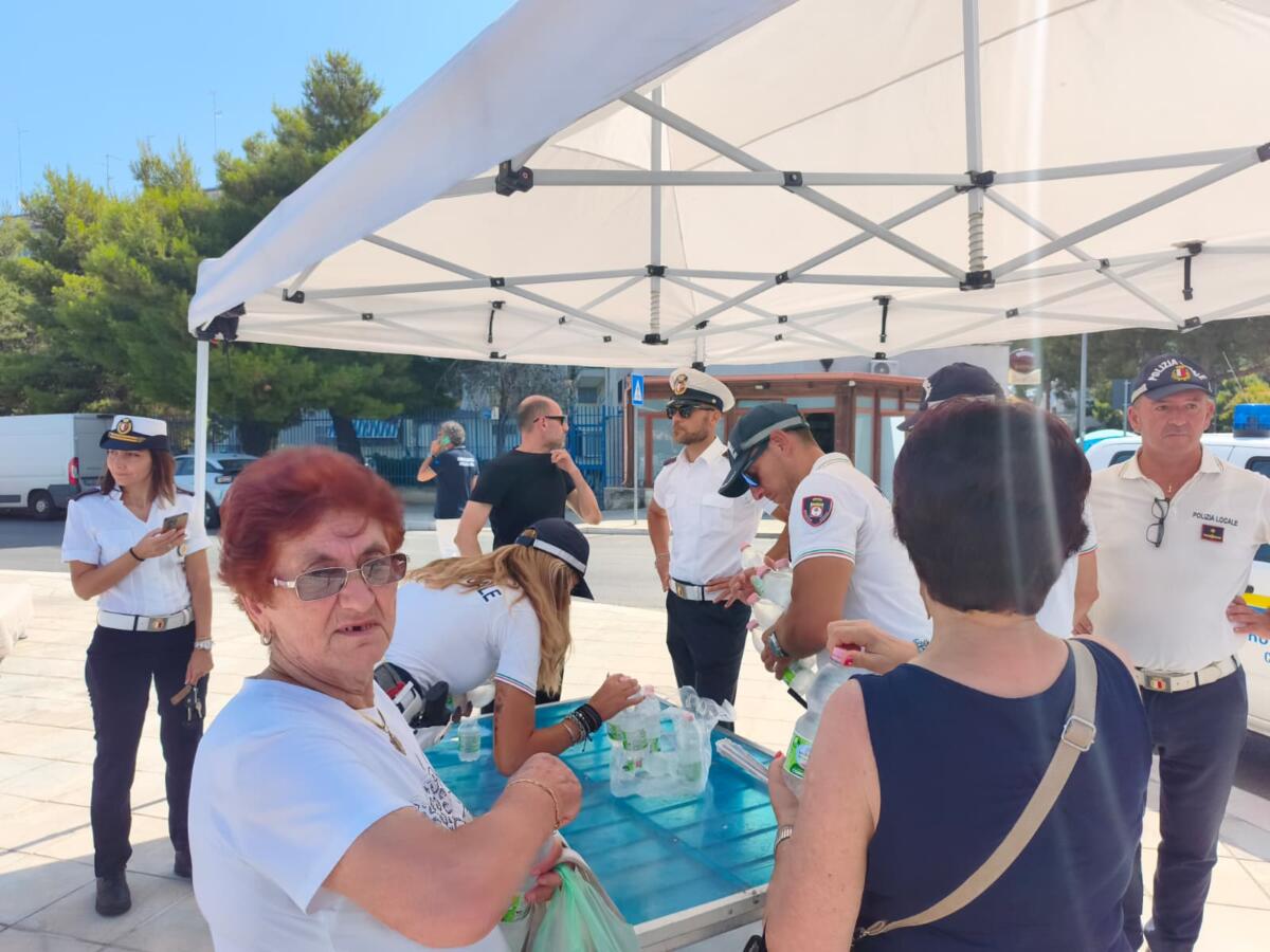 Allerta bollino rosso a Bari, distribuita acqua gratis al San Paolo: via al nuovo Piano Caldo 2026