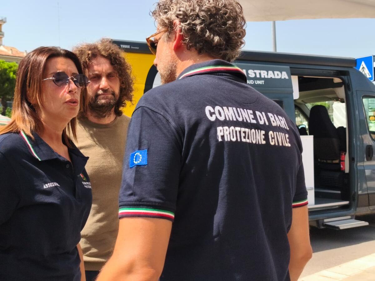 Allerta bollino rosso a Bari, distribuita acqua gratis al San Paolo: via al nuovo Piano Caldo 2026