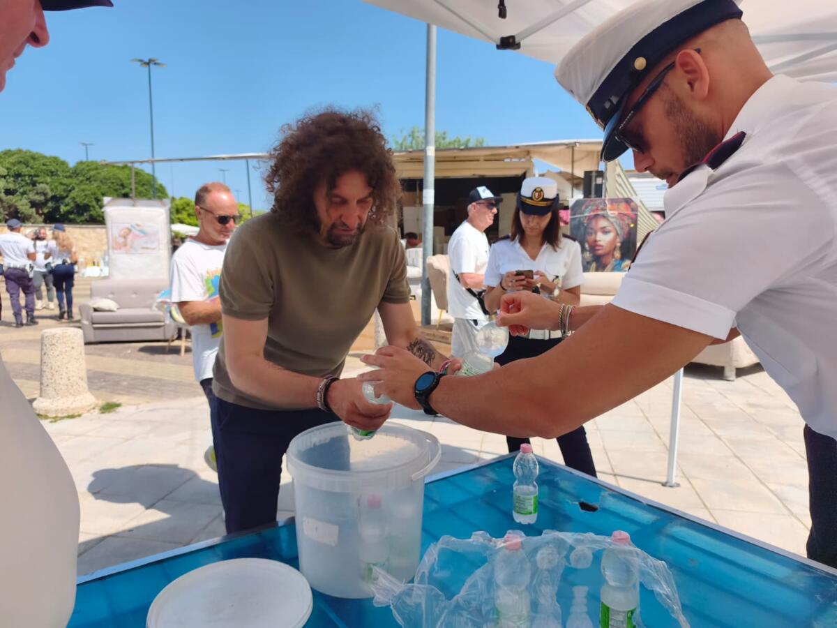 Allerta bollino rosso a Bari, distribuita acqua gratis al San Paolo: via al nuovo Piano Caldo 2026