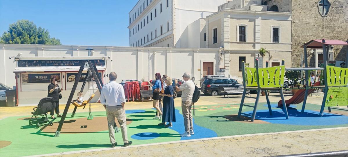 Bari, inaugurate le nuove aree giochi a Pane e Pomodoro e alla banchina Santa Chiara – FOTO Bari, inaugurate le nuove aree giochi a Pane e Pomodoro e alla banchina Santa Chiara – FOTO