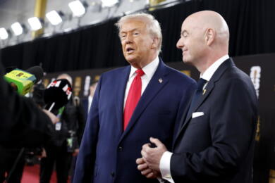 Entra in scena Trump, fra l’amico Infantino e la premiazione
