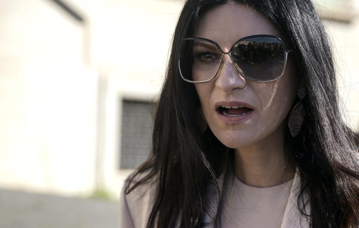 Parata di star per il gran finale dei Mondiali, c’è Laura Pausini Parata di star per il gran finale dei Mondiali, c’è Laura Pausini