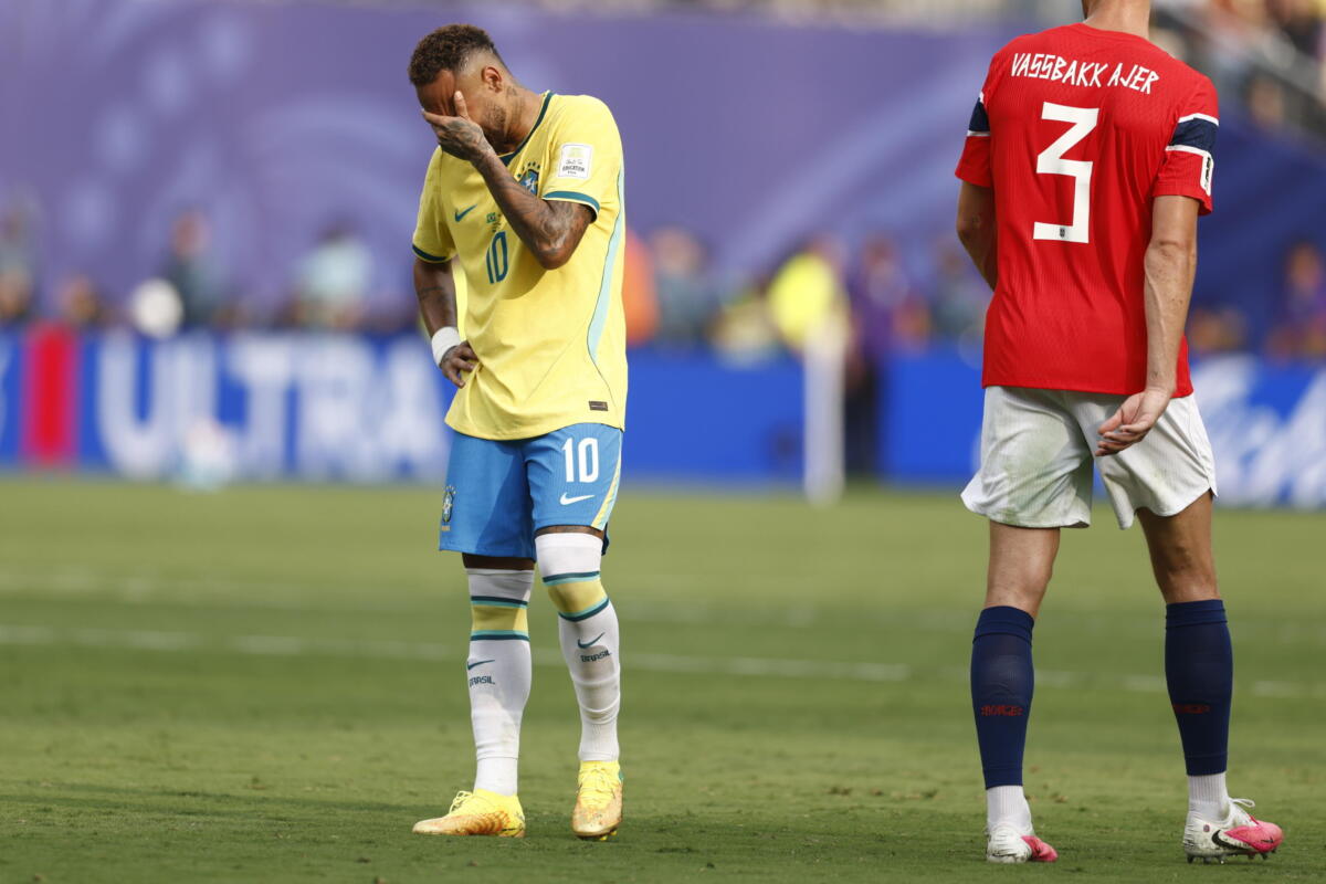 Mondiali: Neymar Jr dice addio alla Selecao, ‘Ci ho provato, ora è finita’ Mondiali: Neymar Jr dice addio alla Selecao, ‘Ci ho provato, ora è finita’