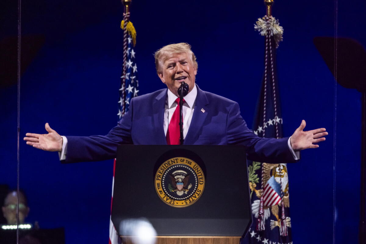 Trump plaude alla Fifa su revoca squalifica a Balogun, ‘rimediato a un’ingiustizia’ Trump plaude alla Fifa su revoca squalifica a Balogun, ‘rimediato a un’ingiustizia’