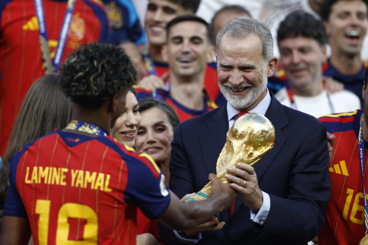 Mondiali: la Spagna da re Felipe, ‘epico, un privilegio festeggiare con voi’ Mondiali: la Spagna da re Felipe, ‘epico, un privilegio festeggiare con voi’