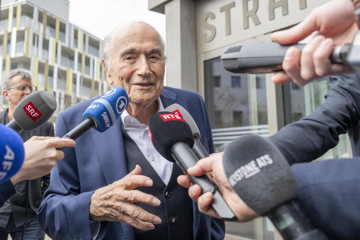 Mondiali: Blatter su Balogun “calcio non può essere terreno per il potere” Mondiali: Blatter su Balogun “calcio non può essere terreno per il potere”