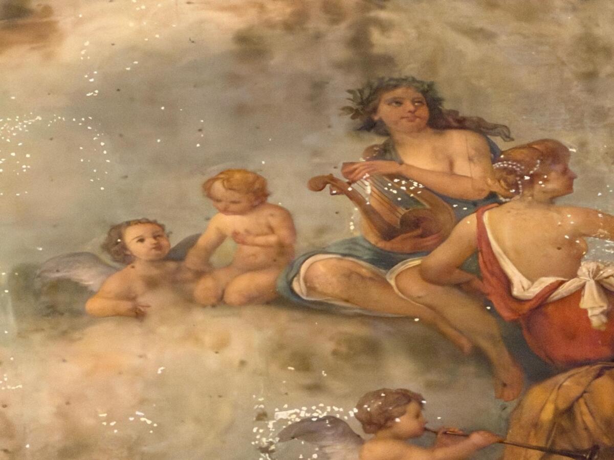 Caldo a Bari, scatta l’antincendio al Teatro Piccinni: acqua su velario e decorazioni – FOTO Caldo a Bari, scatta l’antincendio al Teatro Piccinni: acqua su velario e decorazioni – FOTO