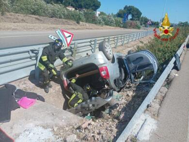 Incidente stradale vicino allo svincolo della statale 379: automobilista estratta dalle lamiere