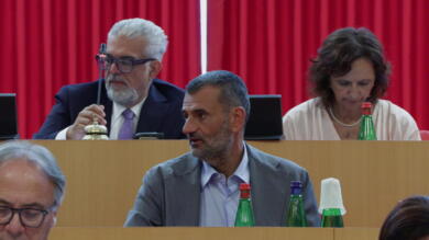 Decaro, nuovo fronte di rottura: «Il Governo taglia risorse per il trasporto pubblico locale»