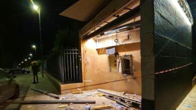 Assalti ai bancomat in Puglia, altri due colpi nella notte: esplosioni a Foggia e Cassano delle Murge
