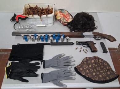 Carovigno, tre rapinatori fermati dopo un assalto a un portavalori: uno ferito a colpi di pistola