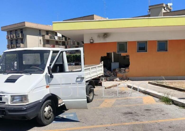 assalto poste modugno