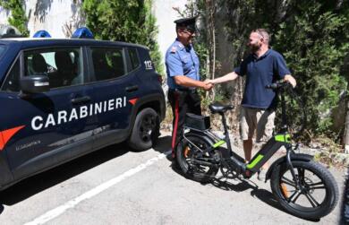 Lecce, il furto che bloccava le cure ai disabili gravi: ritrovata la bici elettrica del fisioterapista