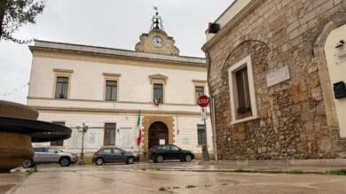 San Donaci, nove consiglieri comunali si dimettono: cade l’amministrazione del sindaco Miccoli