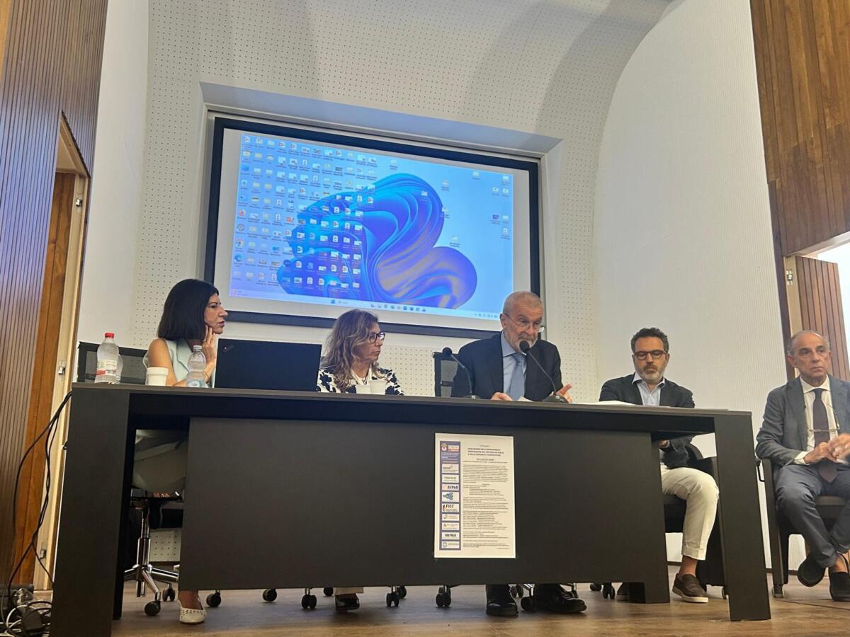 Nuove droghe e isolamento digitale, a Bari un convegno per discutere delle dipendenze giovanili Nuove droghe e isolamento digitale, a Bari un convegno per discutere delle dipendenze giovanili