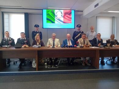 Assalti ai portavalori in Puglia, banda “paramilitare”. Rossi: «Pronti a sparare alle forze dell’ordine» – VIDEO